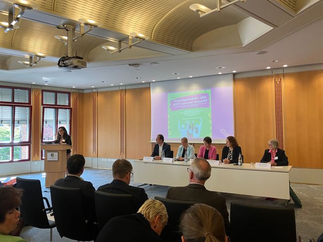 Podiumsdiskussion zur Frauengesundheit in Schleswig